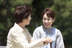 ワイヤーを使用した見えない矯正治療