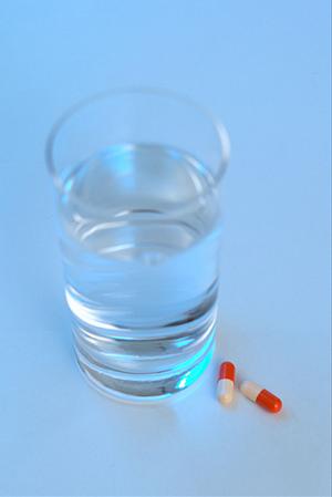 全ての歯を失った方にも対応する歯科医院