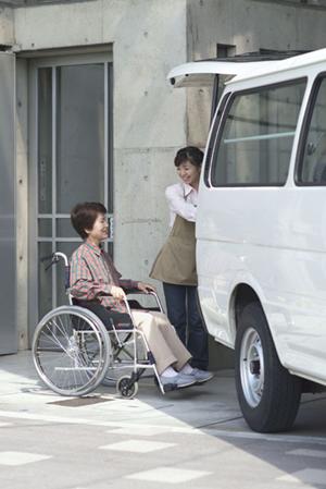 伊丹の歯医者で虫歯の治療を受ける